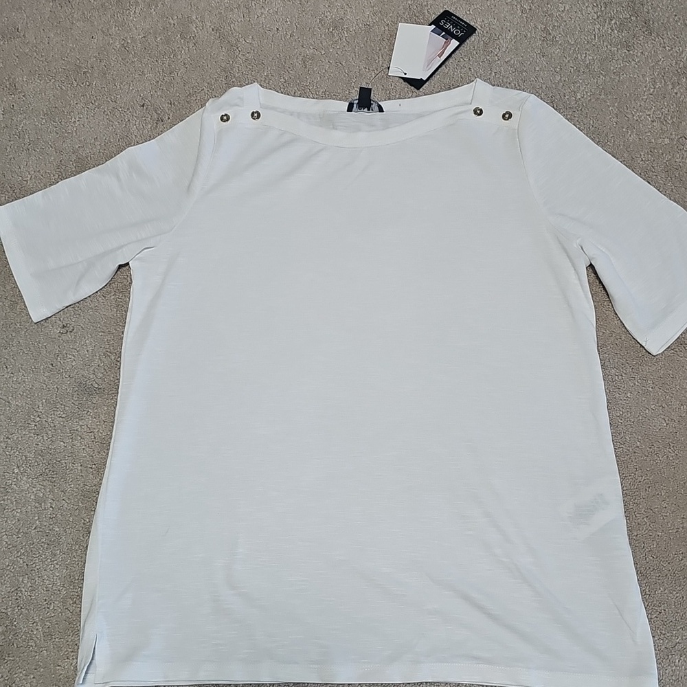 Jones New York White Short Sleeve Top with Button Accents
